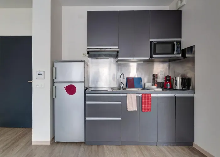 28 - Le Lokup - Wifi - Proche Tram * Реймс